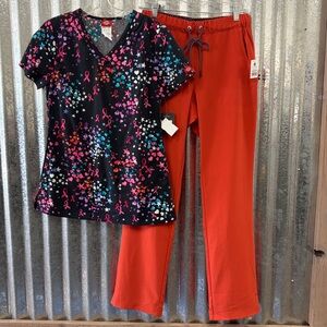 Women’s Scrub Set-Print Top-Burnt Umber Scrub Pants-XS/XS Regular Length Pants